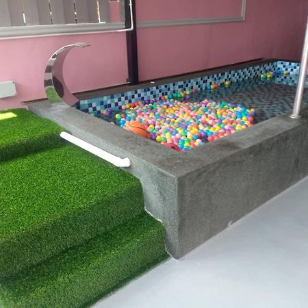 Ria Homestay & Kolam アロースター エクステリア 写真