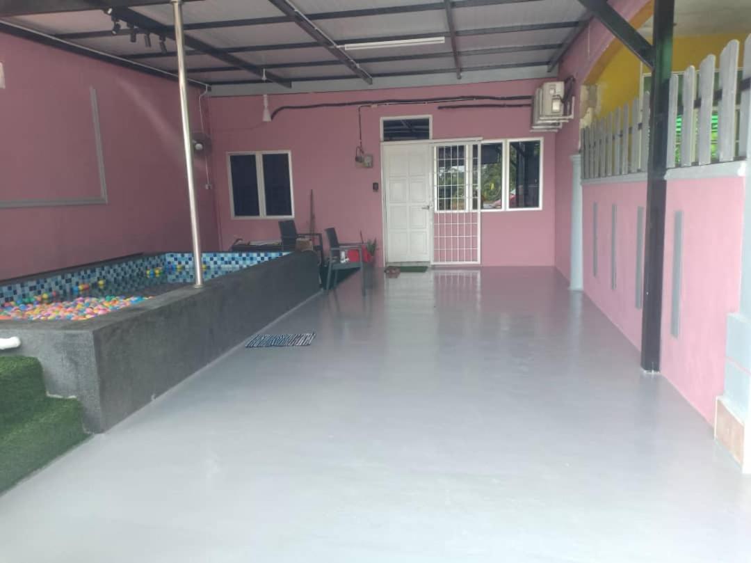 Ria Homestay & Kolam アロースター エクステリア 写真